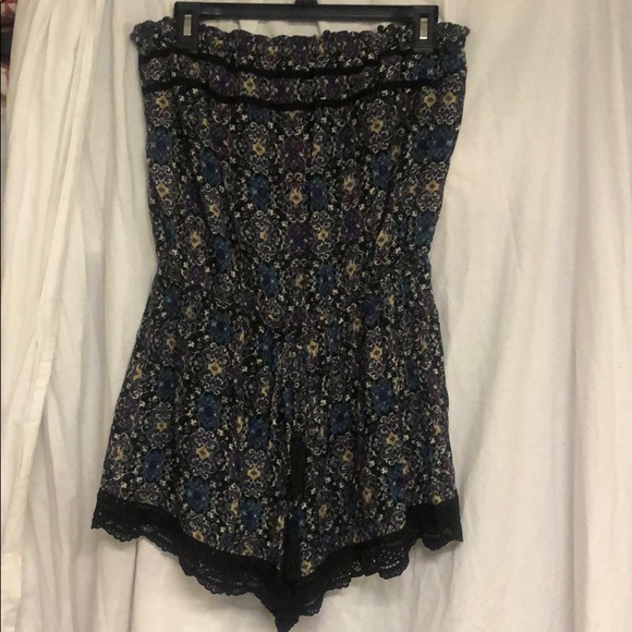 Floral romper - Picture 1 of 3